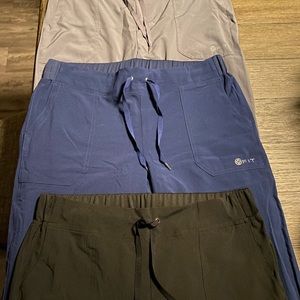 White cross fit jogger style scrub pants Size large